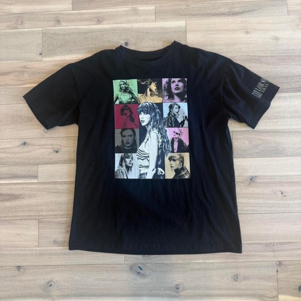 Taylor Swift The Eras Tour black cotton t-shirt  sz S